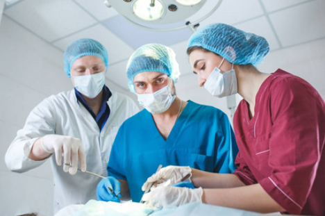 高位食管狭窄覆膜支架